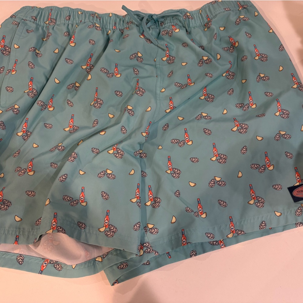Vineyard Vines Men’s Oyster swim trunks 2XB